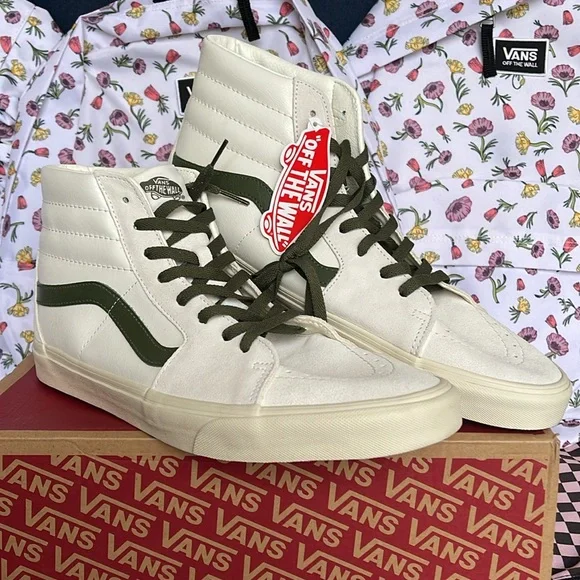 Vans Women’s Sk8-Hi
Vintage Pop Marshmallow/True White 
VN0A4BVTR2S
Sneakers - Picture 6 of 16